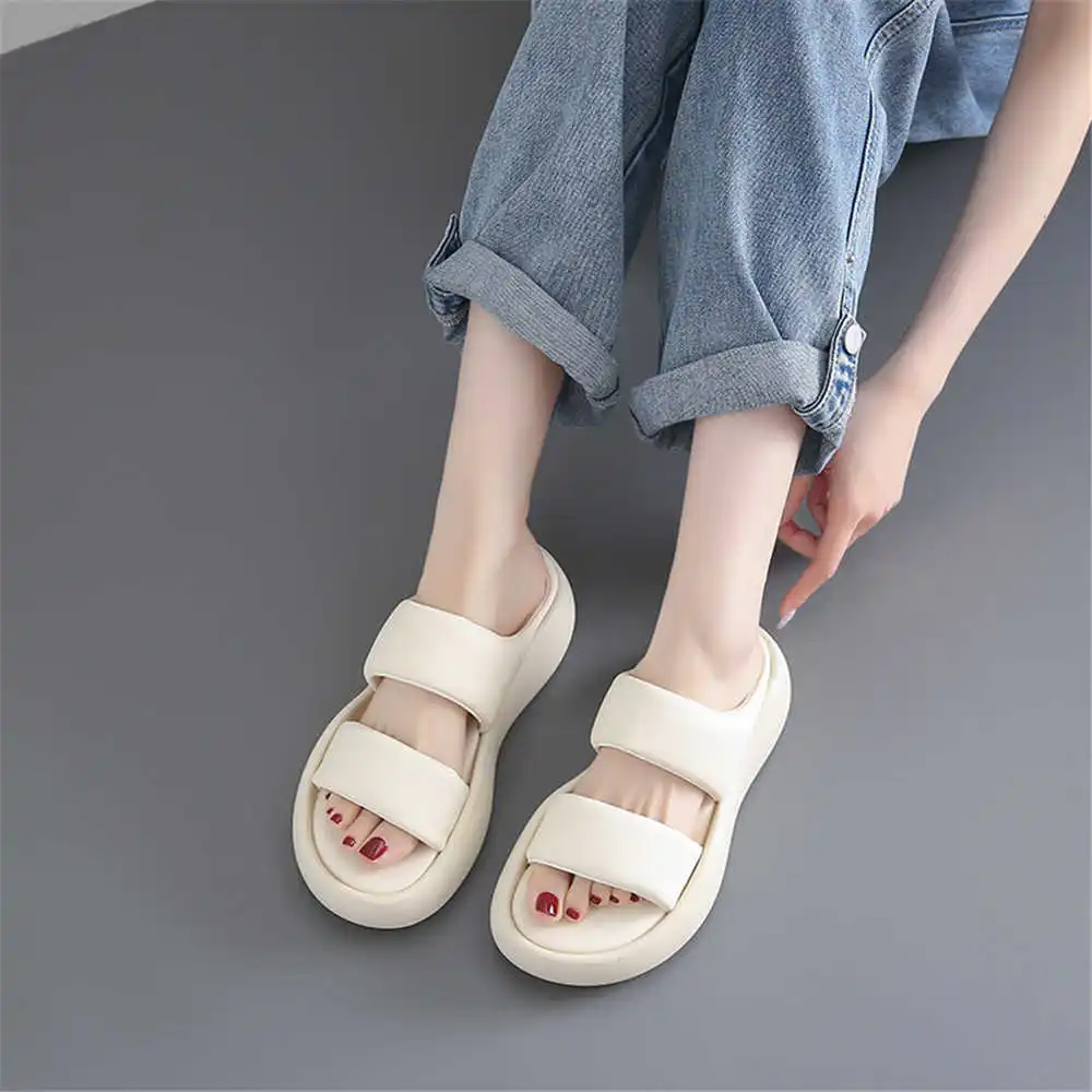 Size 39 Strips Summer Shoes Sa - Luxury Lifestyle Resorts reseña y precio