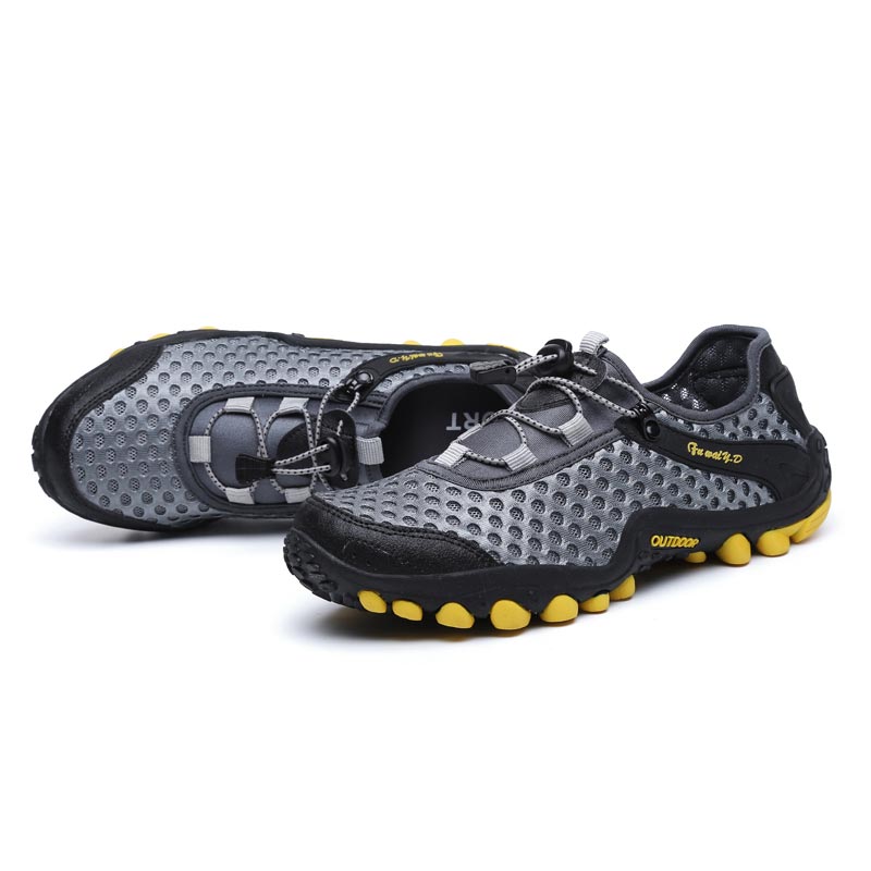 trekking mountain mens sports  - Luxury Lifestyle Resorts reseña y precio