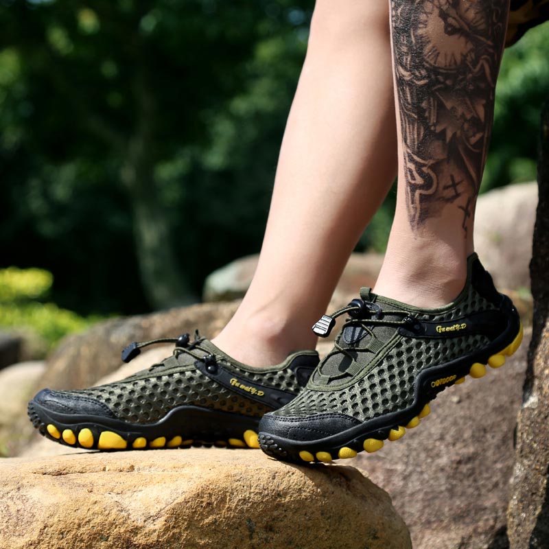 trekking mountain mens sports  - Luxury Lifestyle Resorts reseña y precio